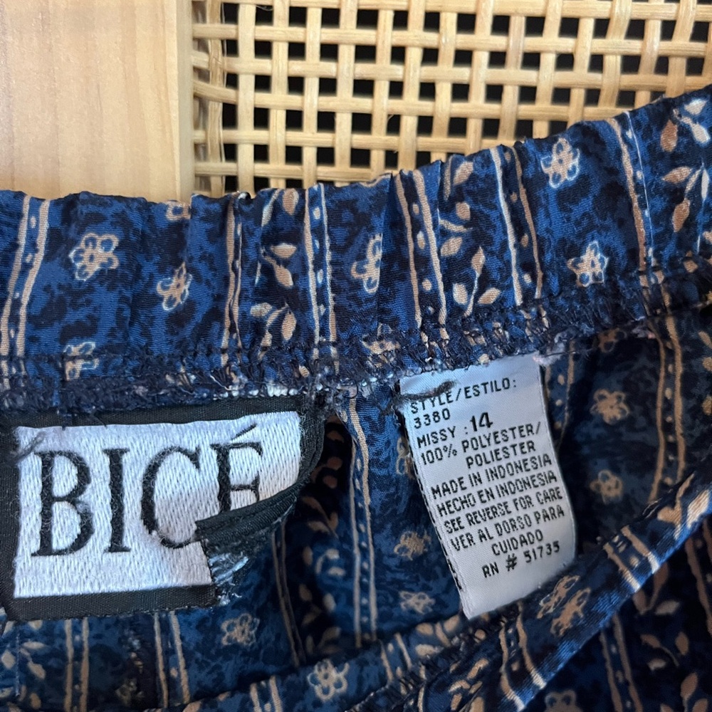 Bicé Women’s 14 Pants - Picture 3 of 4
